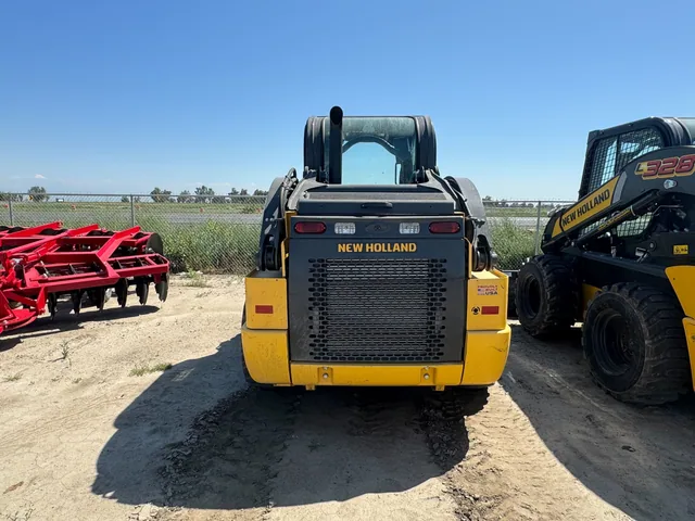 Actual stock photo 3 of New Holland L320, stock F93002