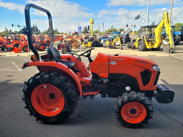 Actual stock photo 2 of 2025 Kubota L3902DT, stock 019923