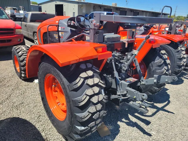 Actual stock photo 2 of Kubota M6L-111SDS, stock 026185