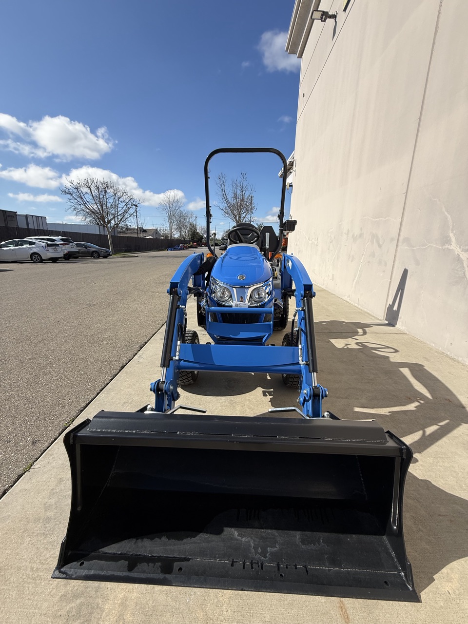 Actual stock photo of New Holland WMR-25S, stock 010562