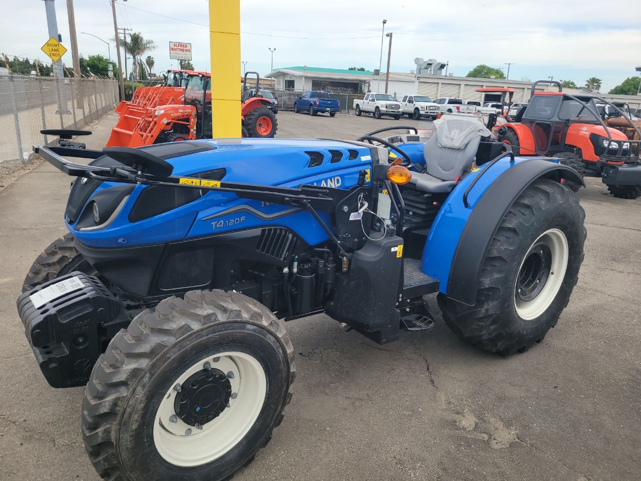 Actual stock photo of New Holland T4.120F T4B, stock 021849