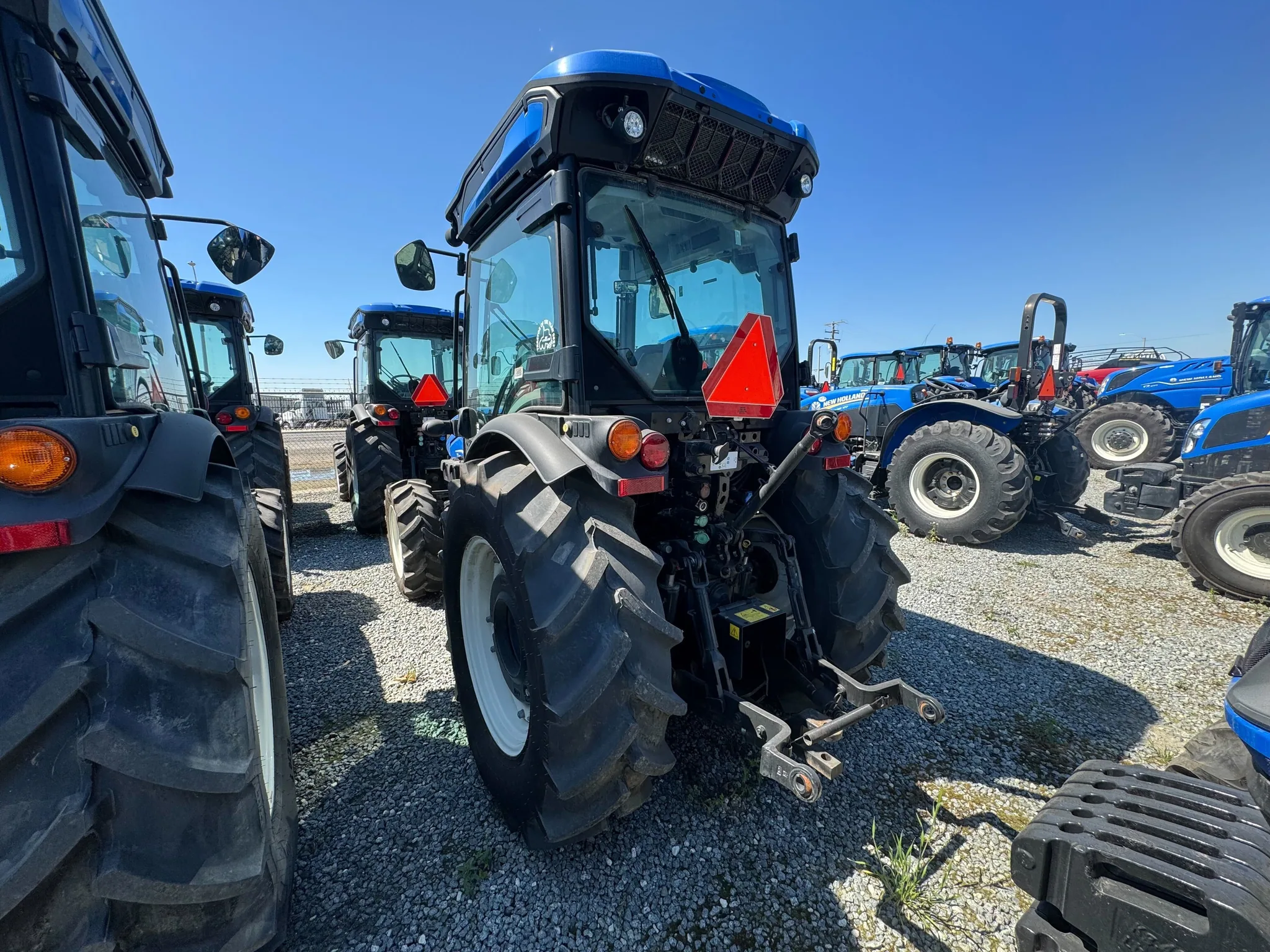 Actual stock photo of New Holland T4.120F T4B, stock 001471