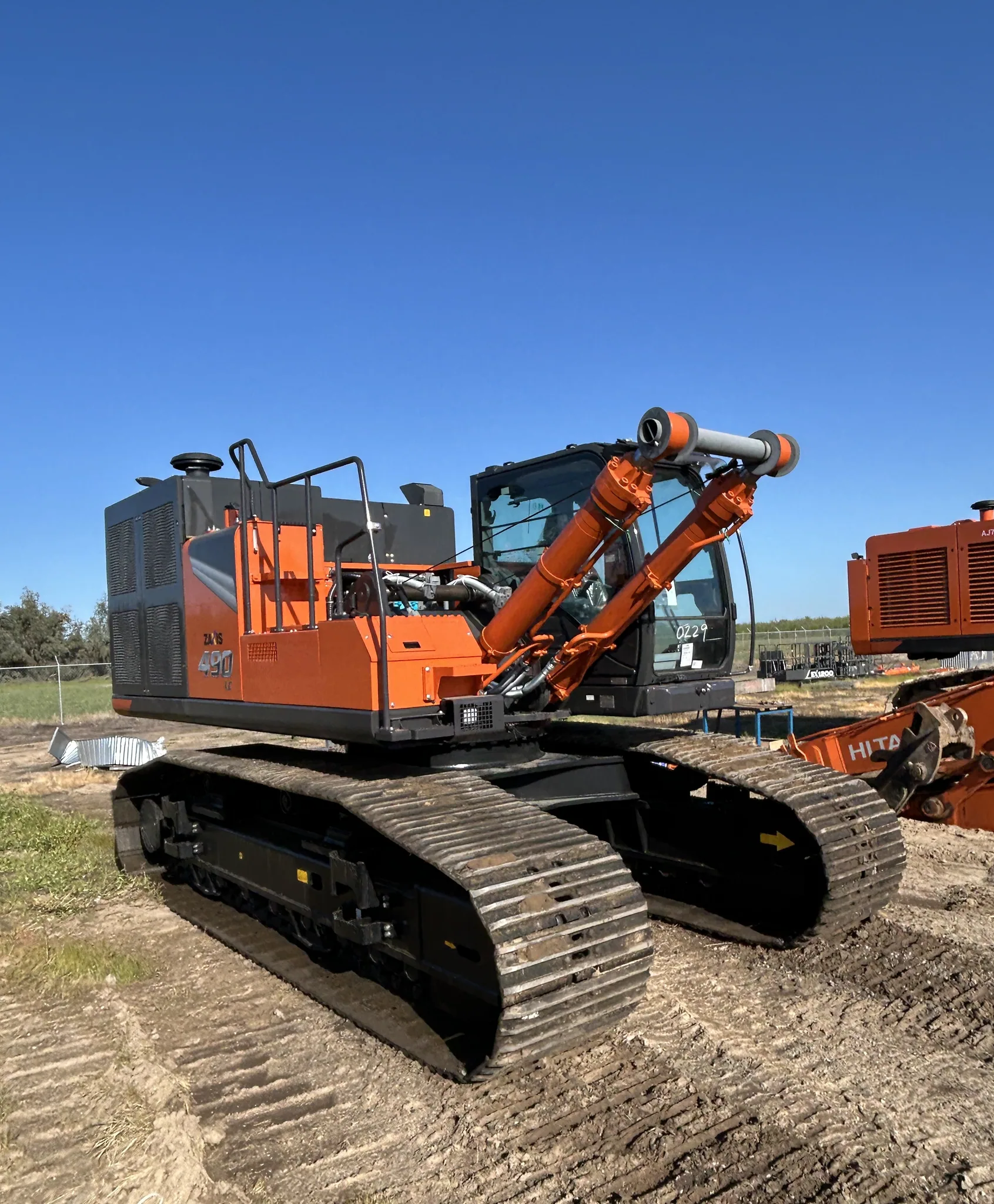 Actual stock photo of Hitachi LANDCROS ZX490LC-7, stock 019692