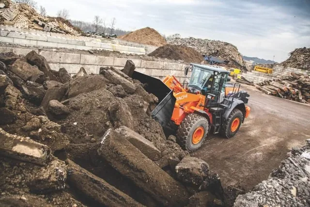 Actual stock photo 5 of Hitachi LANDCROS ZW250-6, stock 011380