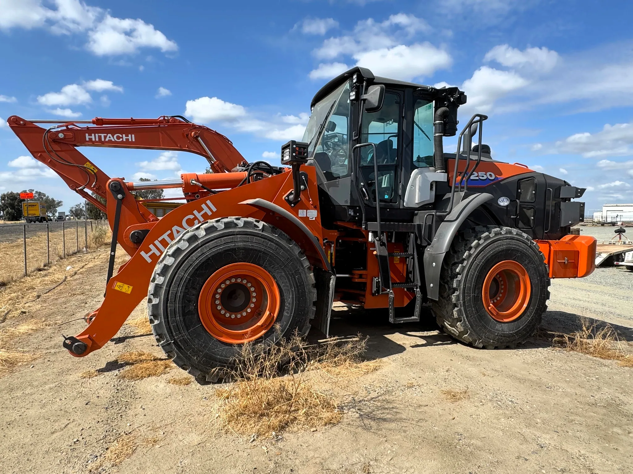 Actual stock photo of Hitachi LANDCROS ZW250-6, stock 011380