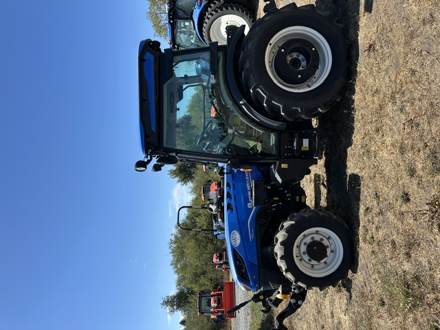Actual stock photo of New Holland T4.110F T4B, stock 002290