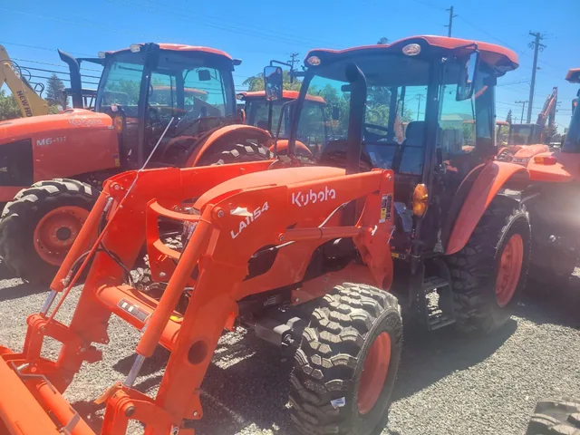 Actual stock photo 2 of Kubota M4-071HDC12, stock 023452