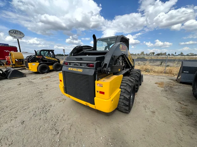 Actual stock photo 4 of 2025 New Holland L328, stock 023920