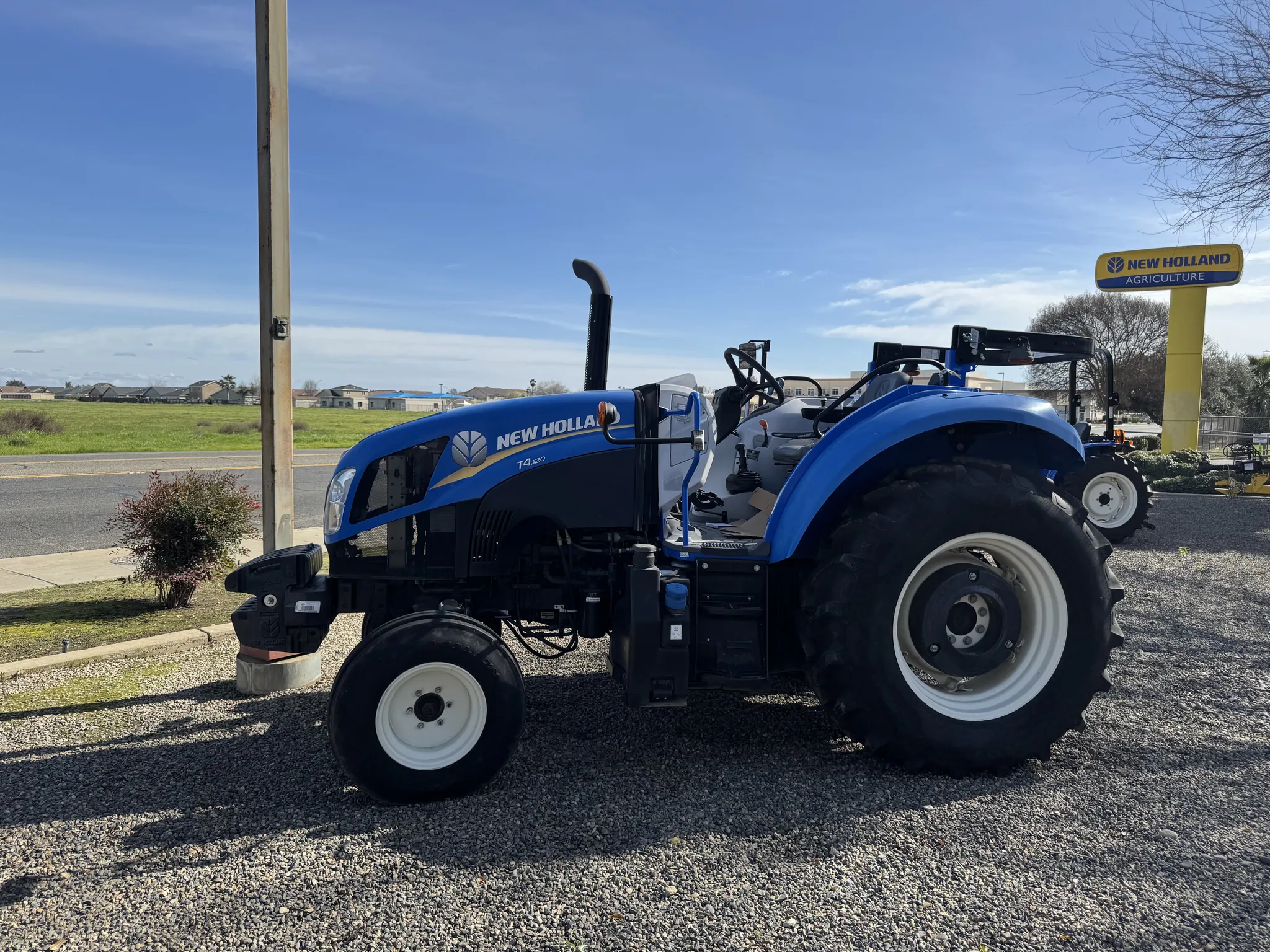 Actual stock photo of New Holland T4.120, stock 003845