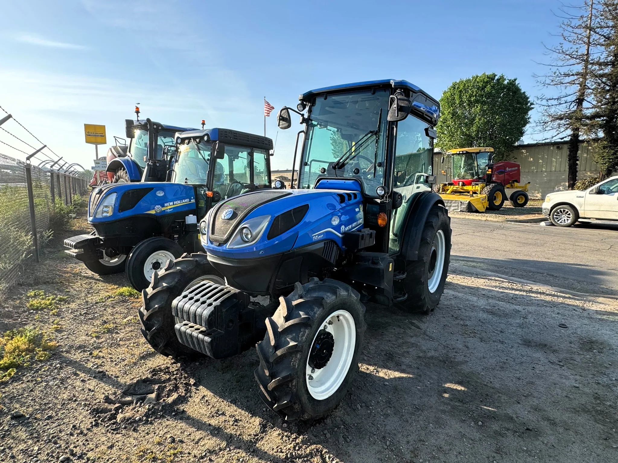 Actual stock photo of New Holland T4.120F T4B, stock 006058