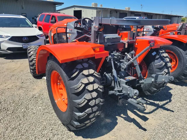 Actual stock photo 4 of Kubota M6L-111SDS, stock 026184