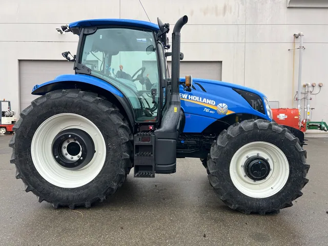 Actual stock photo 8 of 2023 New Holland T6.180 EC, stock 003028