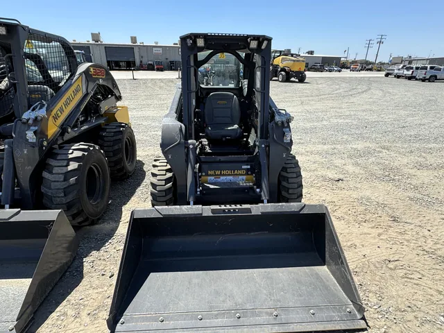 Actual stock photo 2 of New Holland L320, stock C91388