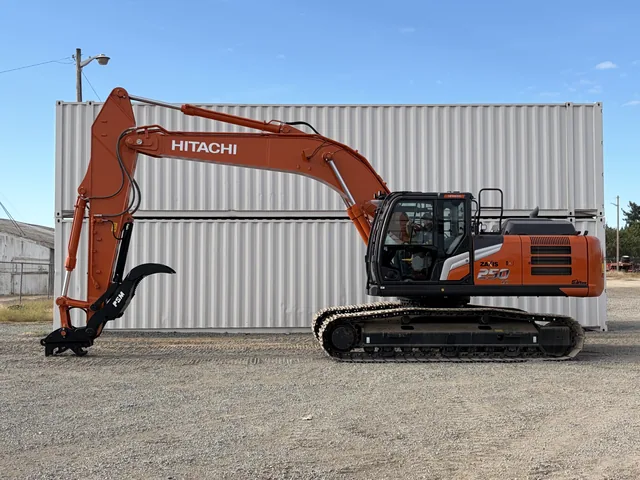 Actual stock photo 2 of Hitachi LANDCROS ZX250LC-7H, stock 018143