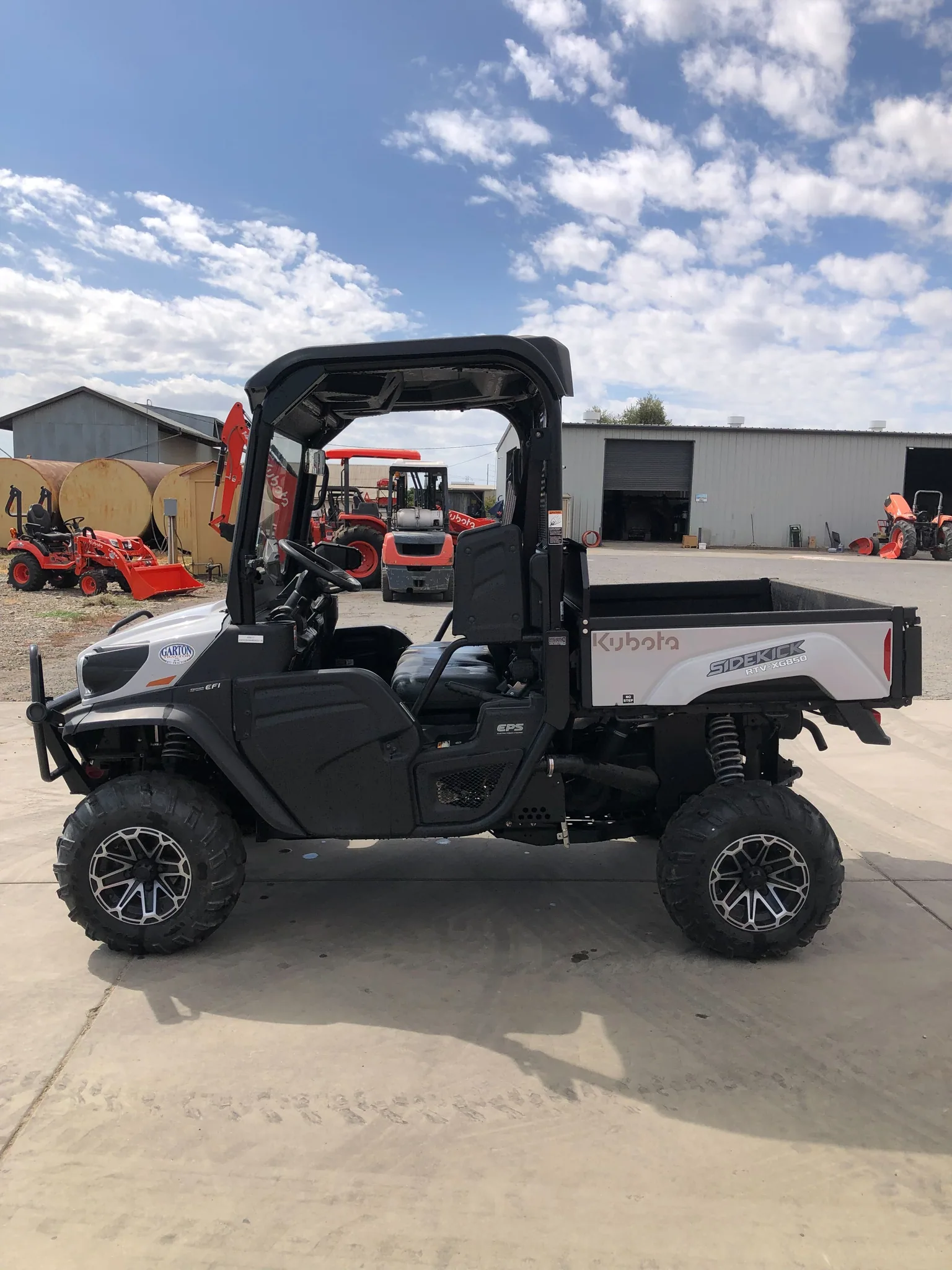 Actual stock photo of Kubota RTVXG850EVGL, stock 009717