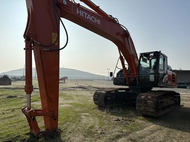 Actual stock photo 4 of Hitachi LANDCROS ZX300LC-6, stock 004882
