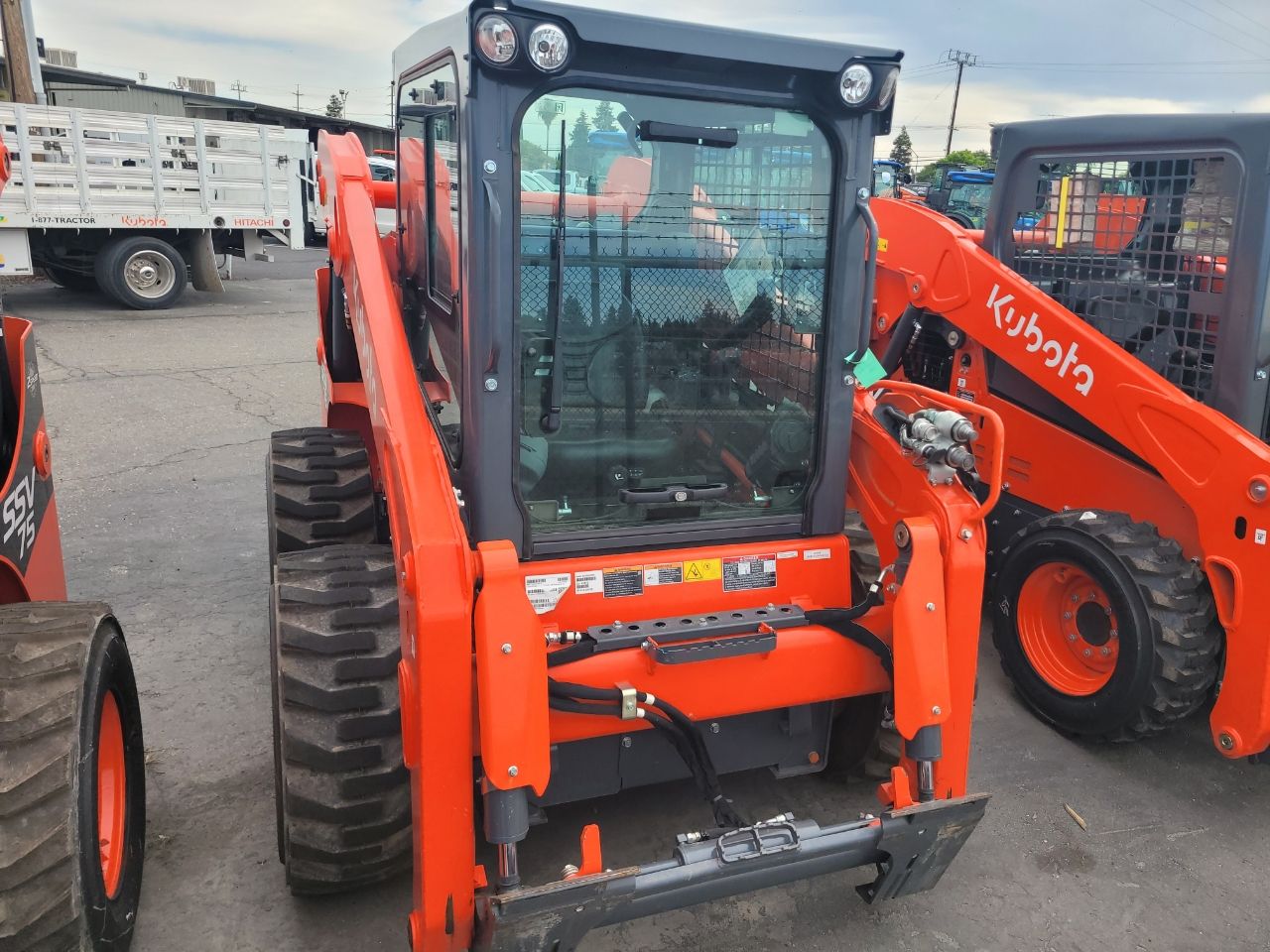 Actual stock photo of Kubota Construction SSV75HFRC, stock 024646