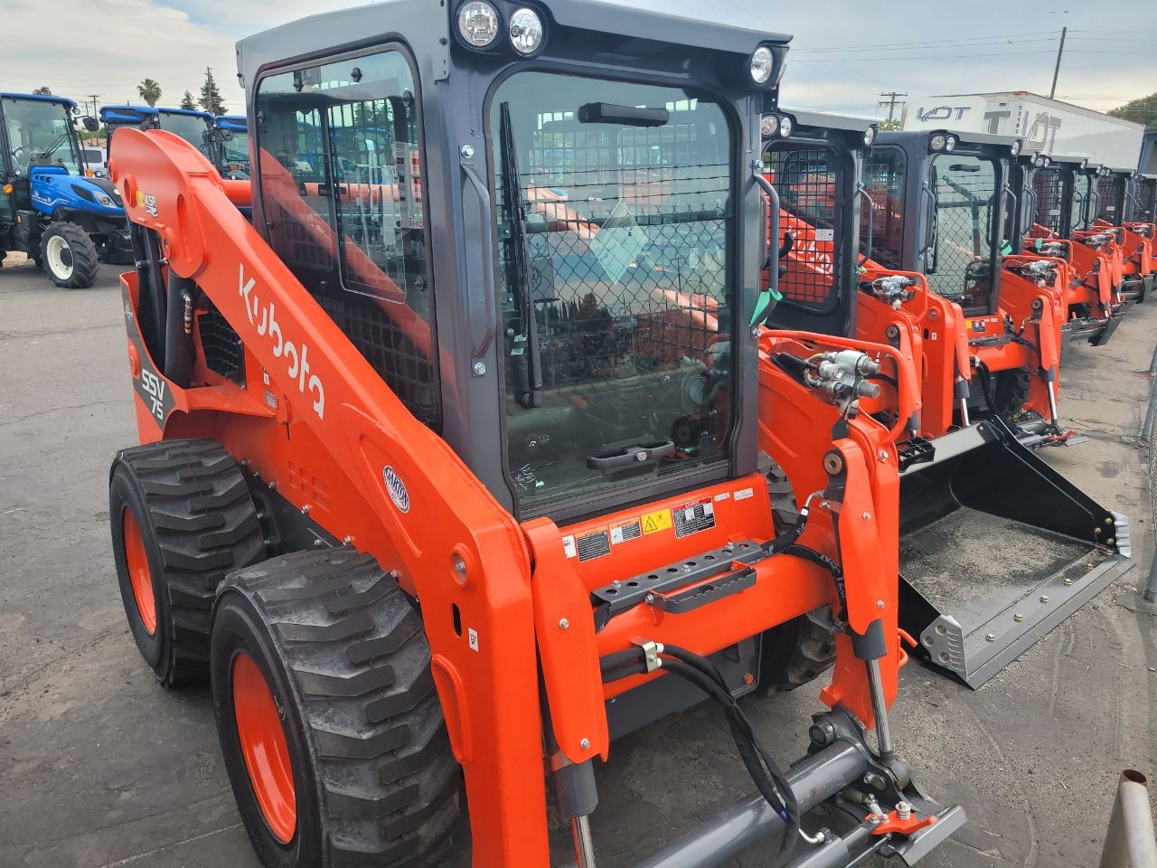 Actual stock photo of Kubota Construction SSV75PHFRC, stock 024512