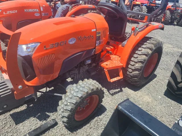 Actual stock photo 2 of Kubota L3901DT, stock 026196