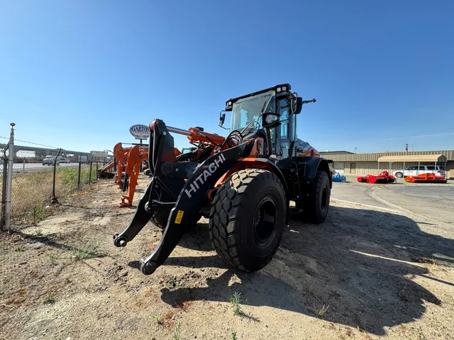 Actual stock photo 2 of Hitachi LANDCROS ZW180-7, stock 026393