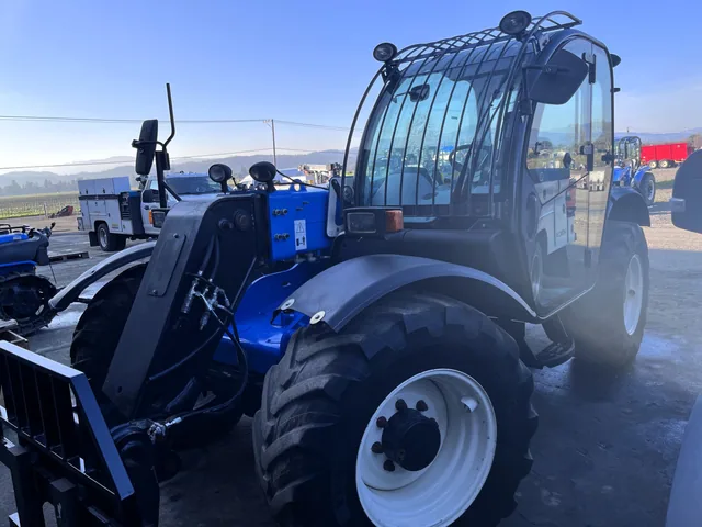 Actual stock photo 2 of 2015 New Holland LM6.32, stock 017911
